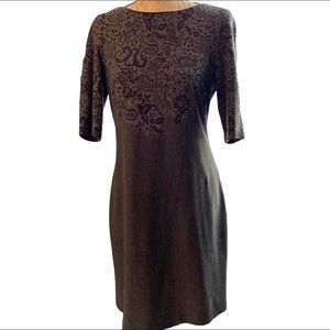 Adrianna Papell Executive Fashionable Dress Size 8. Gently Used. Super Chic